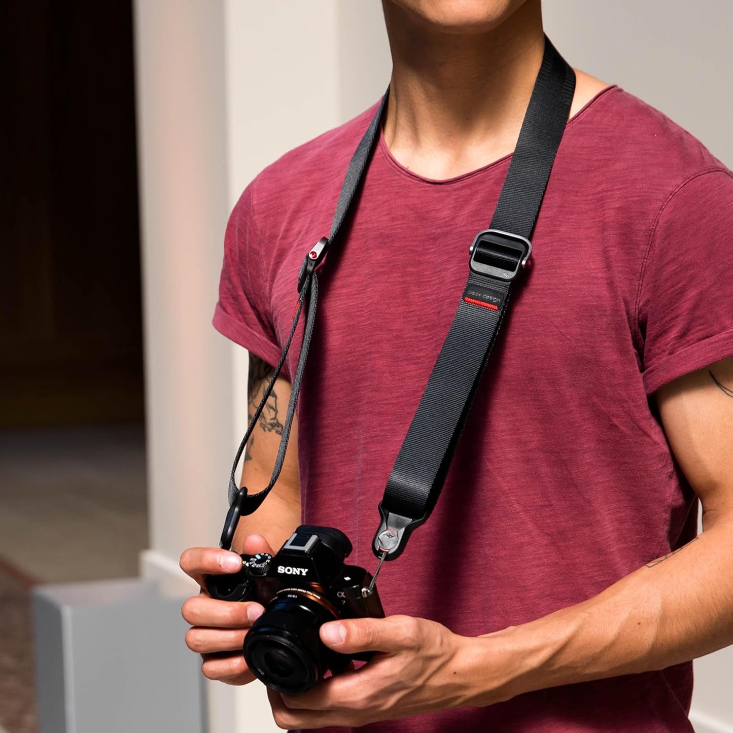 Peak Design Slide Lite Camera Strap, Black, Configurable as a Sling, Neck or Shoulder Strap, Quick Release and Connection, Smooth and Grippy Side, Camera Straps for Photographers, 200 lb Capacity